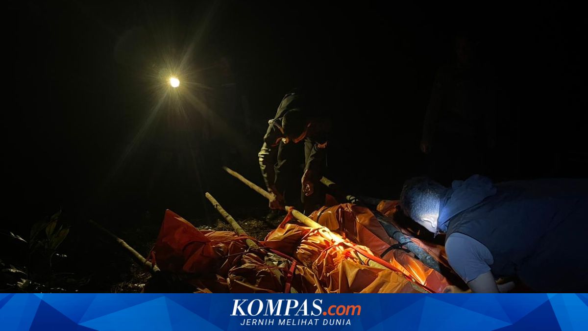 TNI AD Kerahkan 209 Personel untuk Evakuasi Helikopter Jatuh di Sekadau ~WR

Klik untuk baca: