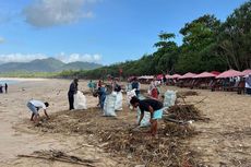 Pantai Pulau Merah Banyuwangi Dipenuhi Sampah dari Laut