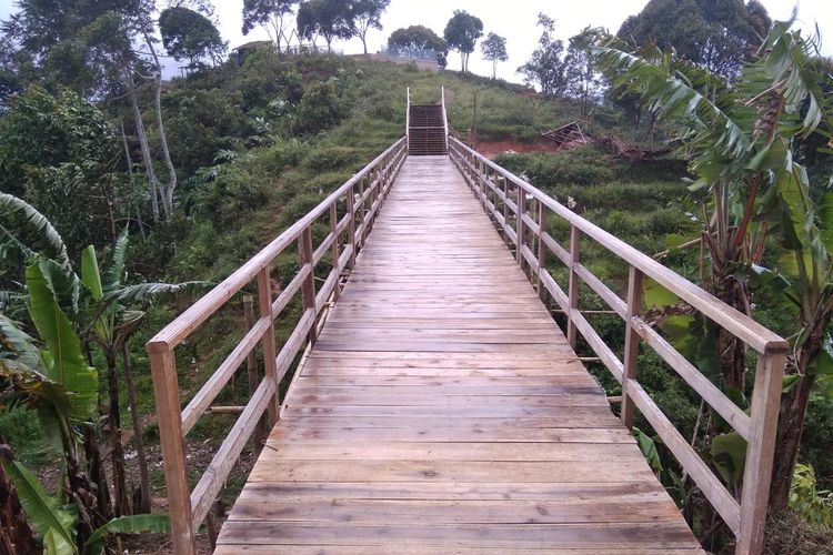 Jembatan jodoh puncak Gunung Kendeng