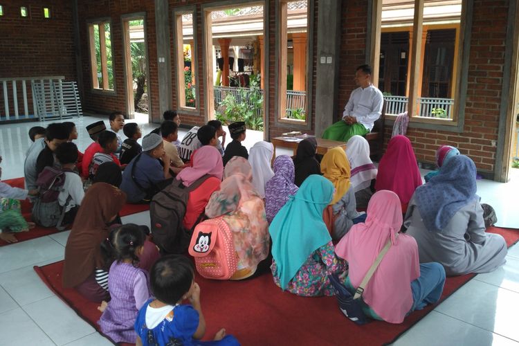 Relakan Tabungan Haji, Anggota Polres Salatiga Pilih Bangun TPA untuk Anak-anak