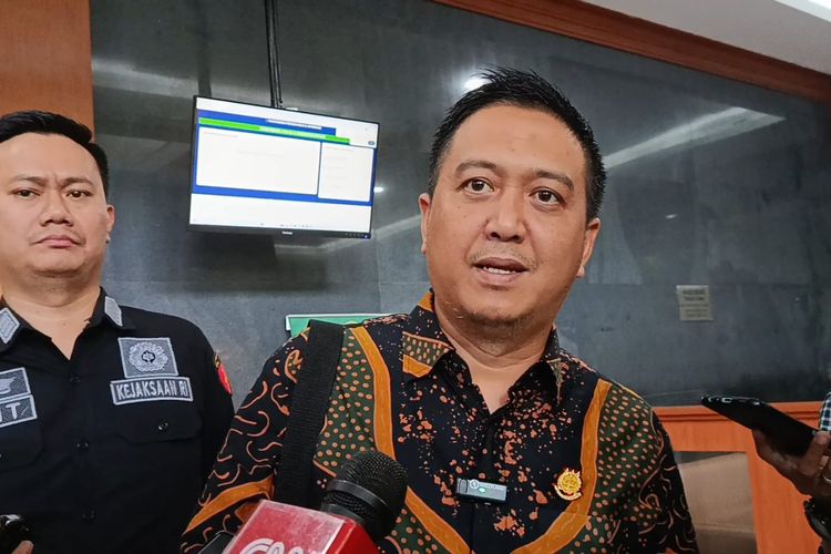 Ketua Tim JPU Kasus Chromebook, Roy Riady saat memberikan keterangan usai sidang di Pengadilan Tipikor pada Pengadilan Negeri Jakarta Pusat, Selasa (23/12/2025).