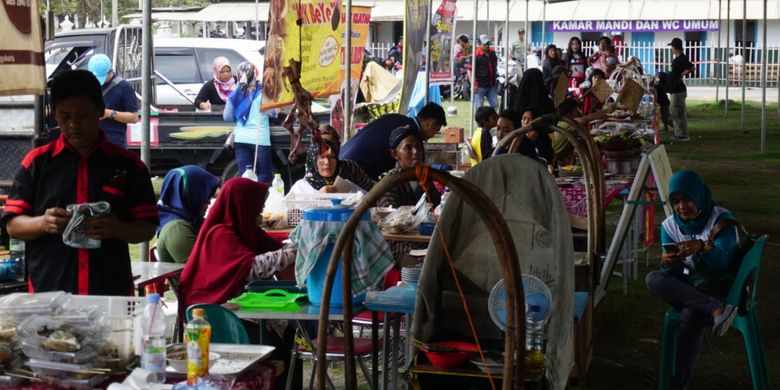 Sebagai peserta Festival Sate Klatak di Parangkusumo, Bantul, DI Yogyakarta, Minggu (18/11/2018).