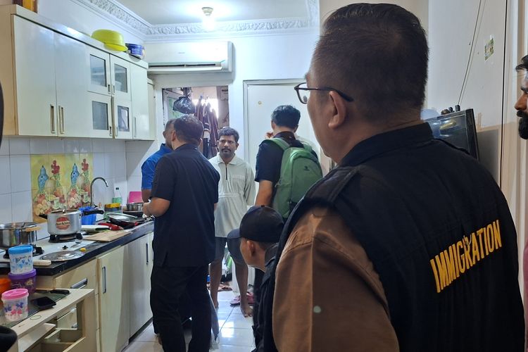 Imigrasi Gerebek Apartemen di Cempaka Putih Jakpus, 7 WNA Diamankan