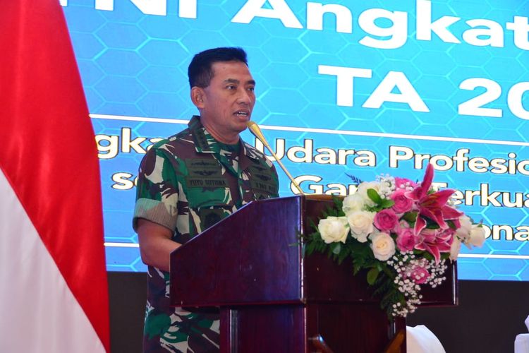 Kepala Staf Angkatan Udara (Ksau) Marsekal TNI Yuyu Sutisna memimpin Rapat Pimpinan (Rapim) TNI AU Tahun 2020 yang berlangsung di gedung Puri Ardhya Halim Perdanakusuma, Jakarta, Kamis (30/1/2020).