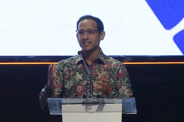 Mendikbud Ristek Nadiem Makarim memberikan pesan bagi penerima (awardee) serta alumni LPDP pada LPDP Fest di Jakarta, Kamis (3/8/2023).