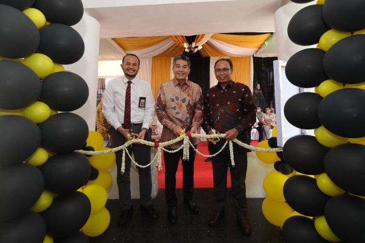 Peresmian relokasi KCI Maybank Bandar Lampung di Jalan Patimura nomor 15, Teluk Betung Utara, Bandar Lampung, Lampung, Senin (3/10/2022). 

