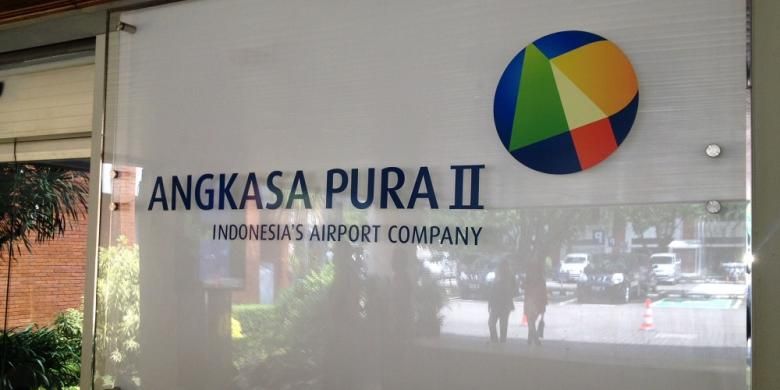 Lobi kantor PT Angkasa Pura II di Bandara Soekarno-Hatta, Tangerang, Banten.



