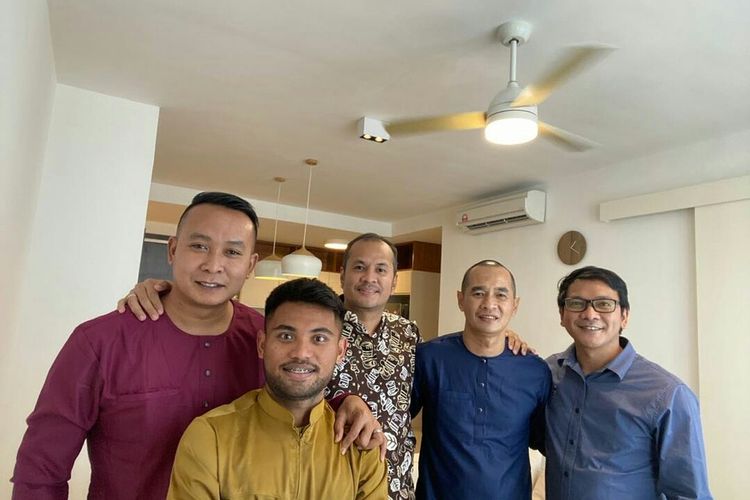 Pemain Sabah FC Saddil Ramdani tidak mudik saat Hari Raya Idul Fitri. Dia merayakan di kota Kinabalu bersama Kurniawan Dwi Yulianto, Sofie Imam dan rekannya dari Indonesia.