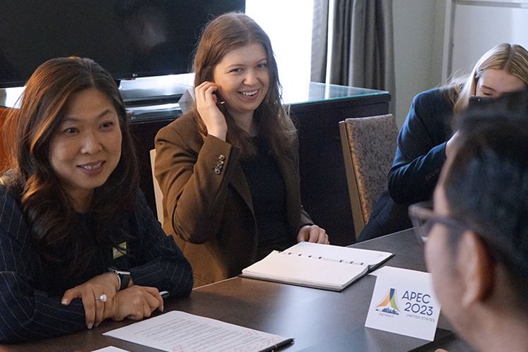 Menteri Perdagangan (Mendag) Republik Indonesia (RI), Zulkifli Hasan melakukan pertemuan bilateral dengan Mendag Internasional, Promosi Ekspor, Usaha Kecil, dan Pembangunan Ekonomi Kanada, Mary Ng di Detroit, Amerika Serikat, Kamis (25/5/2023).