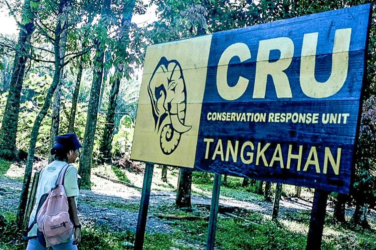 Penanda areal konservasi gajah di Tangkahan yang dinamai Conservation Response Unit. 
