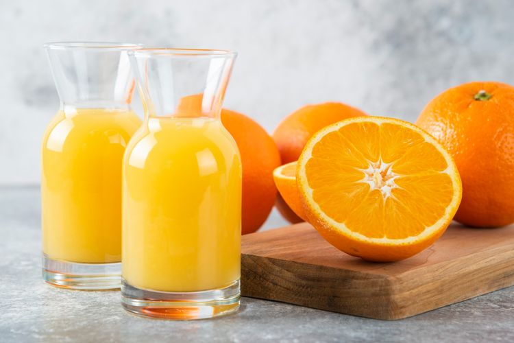 Cara Mengolah Serabut Putih pada Jeruk, Dibuat Jus Jeruk Wortel
