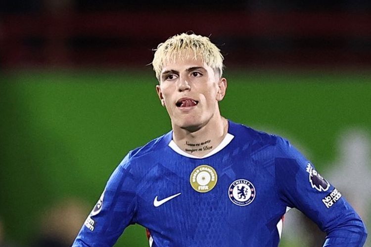 Penyerang sayap Chelsea, Alejandro Garnacho, bereaksi di akhir laga Liga Inggris antara Brentford dan Chelsea di Stadion Komunitas Gtech di London pada 13 September 2025.