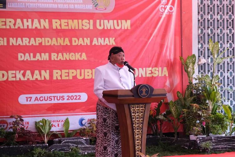Kepala Lapas IIA Magelang, Jawa Tengah, Satriyo Waluyo saat memberikan sambutan penyerahan SK remisi HUT ke-77 RI di Aula Lapas setempat, Rabu (17/8/2022).