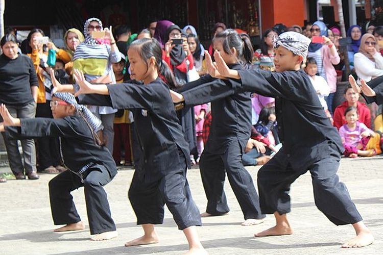 Pencak Silat Akan Jadi Ekskul Wajib di Sekolah Jakarta