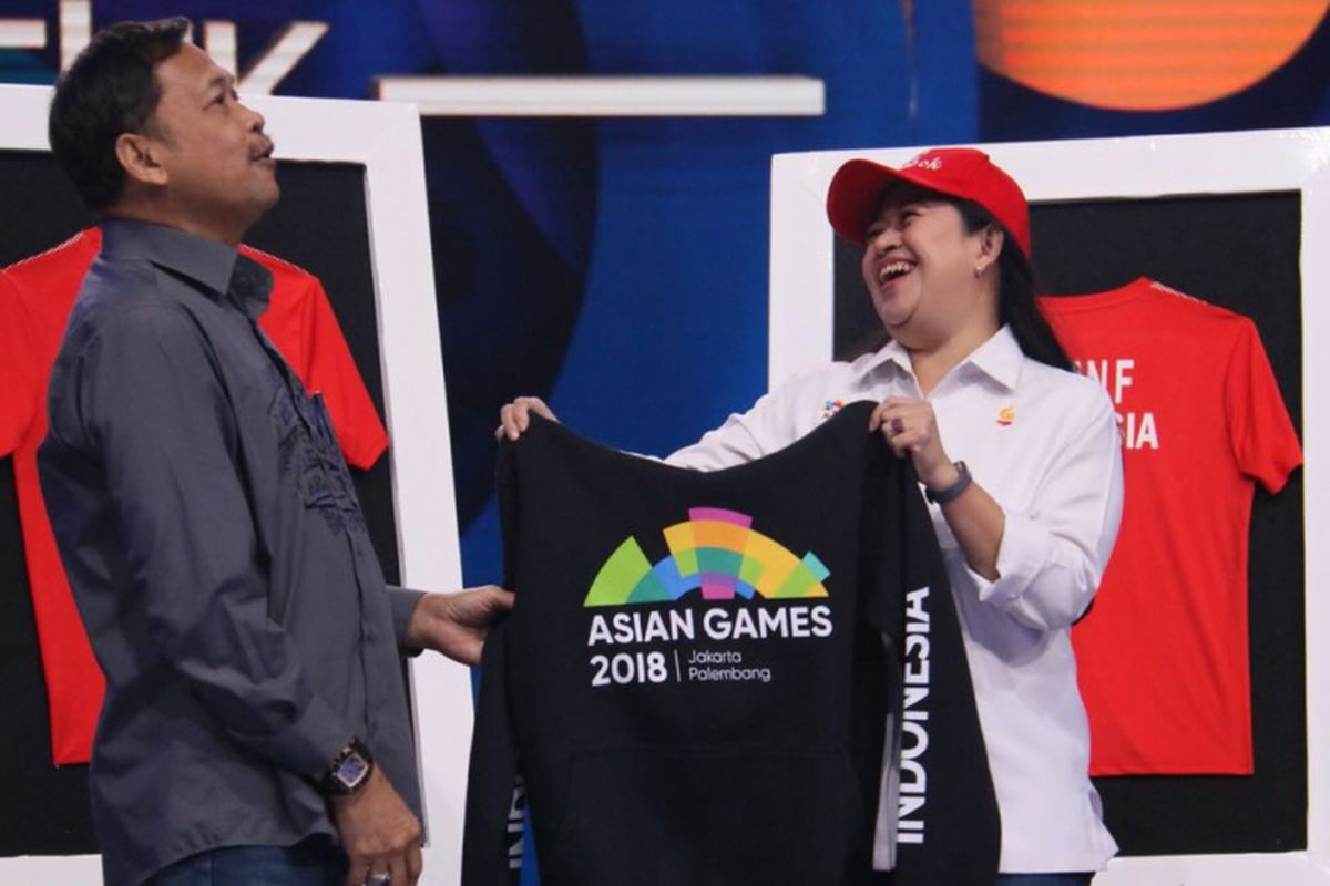 Jaket favorit Asian Games 2018 milik Puan Maharani berhasil laku terjual Rp 200 juta dalam acara konser amal untuk korban gempa bumi Nusa Tenggara Barat (NTB) di Studio Lima Indosiar, Jakarta Barat, Rabu (29/8/2018). 
