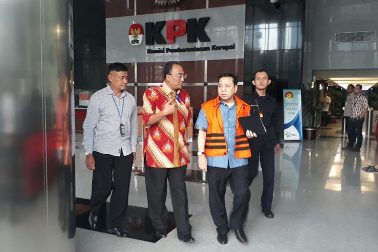 Mantan Ketua DPR Setya Novanto selesai menjalani pemeriksaan sebagai saksi untuk dua tersangka kasus e-KTP, Selasa (27/3/2018).