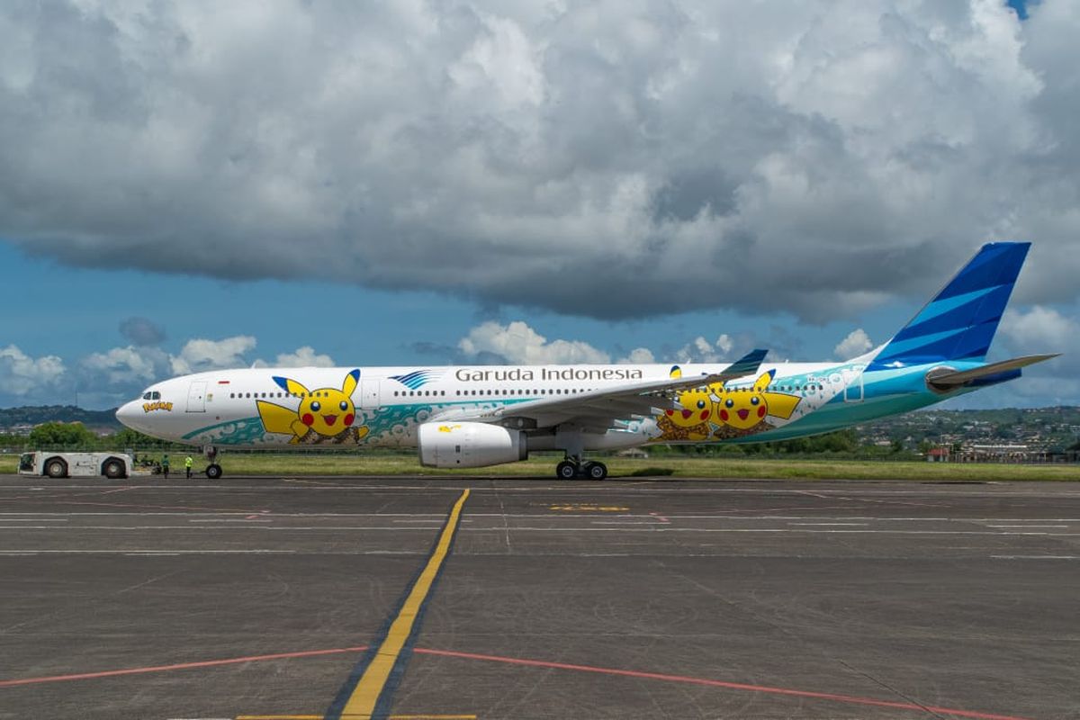 Garuda Indonesia, maskapai penerbangan nasional Indonesia, bersama The Pokémon Company pada hari Selasa (1/4), secara resmi mengoperasikan livery khusus Pikachu Jet GA-2 pada pesawat Garuda Indonesia dengan jenis A330-300 dengan nomor registrasi PK-GPY. 