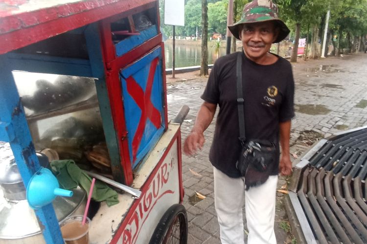 Pedagang Bajigur di Setu Babakan Raup Rp 600.000 Saat Akhir Pekan