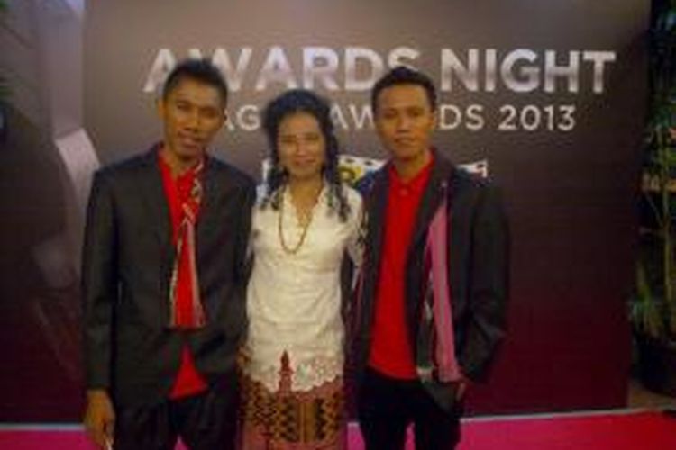 Rifky Husain (kanan)  dan Ali Madi Salay (kiri) produser film dokumeter Provokator Damai yang masuk nominasi Aljazera International Documentary Film Festival, yang digelar di Doha, Qatar.