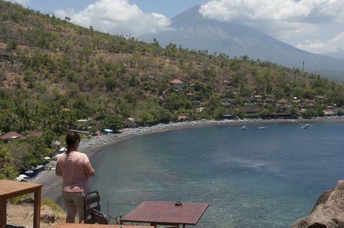 Menpar: Status Awas Gunung Agung, 60.000 Wisman Batal ke Bali