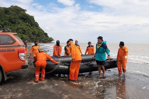 Empat Orang Tewas Digulung Ombak Pantai Gua Manik Jepara