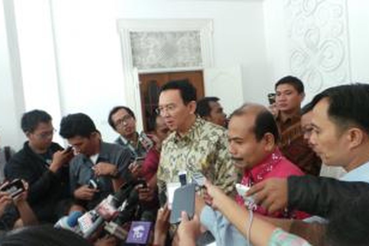 Gubernur DKI Jakarta Basuki Tjahaja Purnama bersama Menteri PPN/Kepala Bappenas Andrinof Chaniago, di Kantor Bappenas, Selasa (6/1/2015).