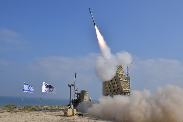 Ilustrasi peluncuran rudal dari pangkalan udara Palmachim di pusat Israel pada Juli 2018 lalu.