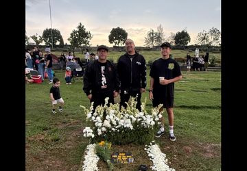 Ziarah ke Makam Ricky Siahaan, Seringai: Berpiknik Bersama Keluarga dan Teman-teman