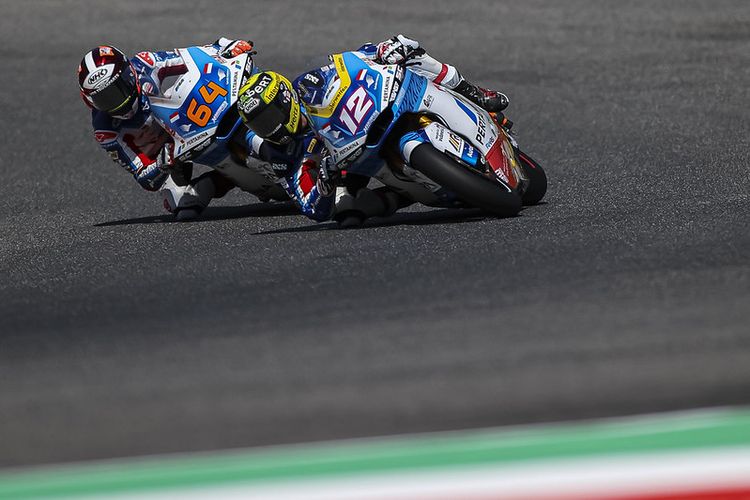 Pebalap Pertamina Mandalika SAG Team, Bo Bendsneyder dan Thomas Luthi, saat sesi latihan bebas pada Moto2 Italia