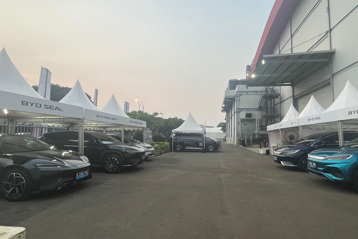 BYD dan Denza menjadi satu-satunya brand yang menyediakan pengalaman test drive eksklusif di dalam area PEVS 2025.
