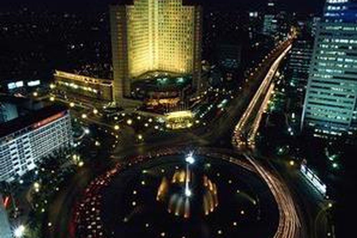 Jakarta di malam hari.