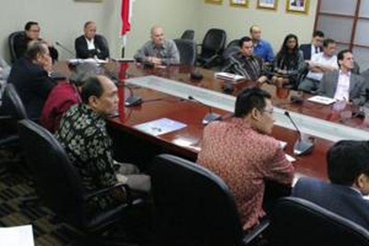 Suasana perumusan model Meaningful Broadband di Kantor Sekretariat Negara, Istana Negara, Jakarta, Kamis (11/7/2013). 