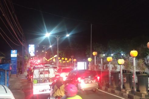 Malam Ini, Kota Batu Padat Merayap