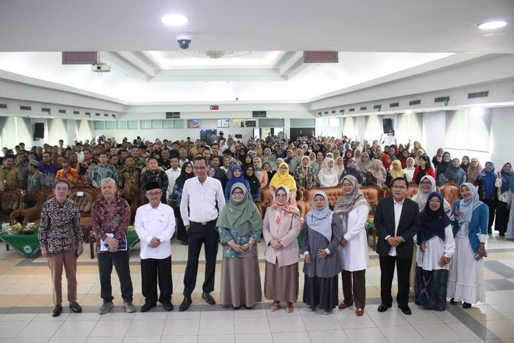 Mendikdasmen Prof. Abdul Mu'ti dalam seminar nasional Implementasi Deep Learning dalam Rangka Mewujudkan Pendidikan Bermutu untuk Semua yang digelar FKIP Uhamka (17/2/2025).