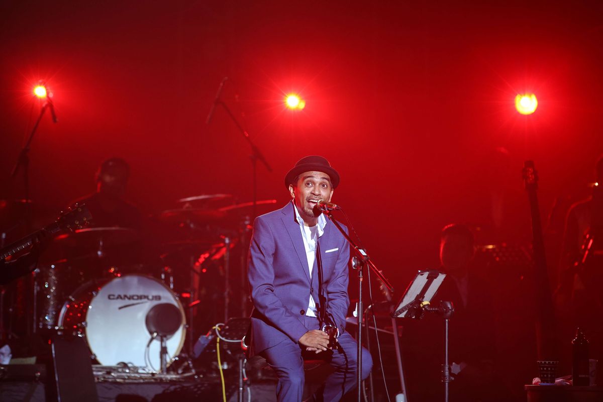 Penyanyi Glenn Fredly tampil dalam konser Harmonia Titik Balik yang digelar di Balai Sarbini, Plaza Semanggi, Jakarta Pusat, Kamis (14/2/2019).