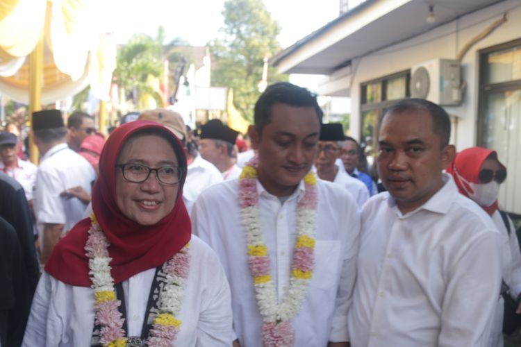 Pasangan Indah-Yudha mendaftar ke KPU Lumajang, Rabu (28/8/2024)