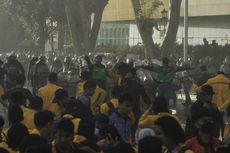 Demo Tolak Kenaikan BBM di Palembang Ricuh, Polisi Tembakan Gas Air Mata hingga 