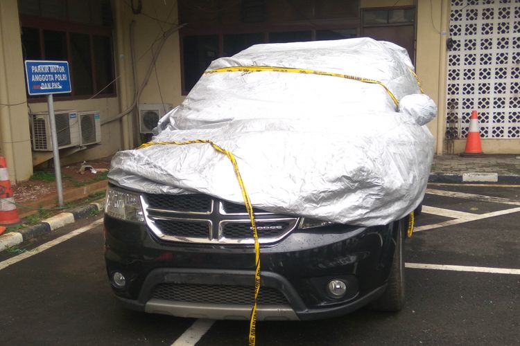 Dodge Journey yang dikendarai MJ menabrak Produser RTV di Gatot Subroto, Minggu (11/2/2018)