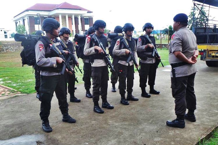 Pasukan Brimob Kompi C Detasemen Pelopor Pengamanan Perbatasan  yang dikirim ke wilayah perbatasan Pulau Sebatik. Pengiriman pasukan tersebut untuk mengantisipasi kemanan di wilayah perbatasan pasca konflik di Marawi, Filipina.