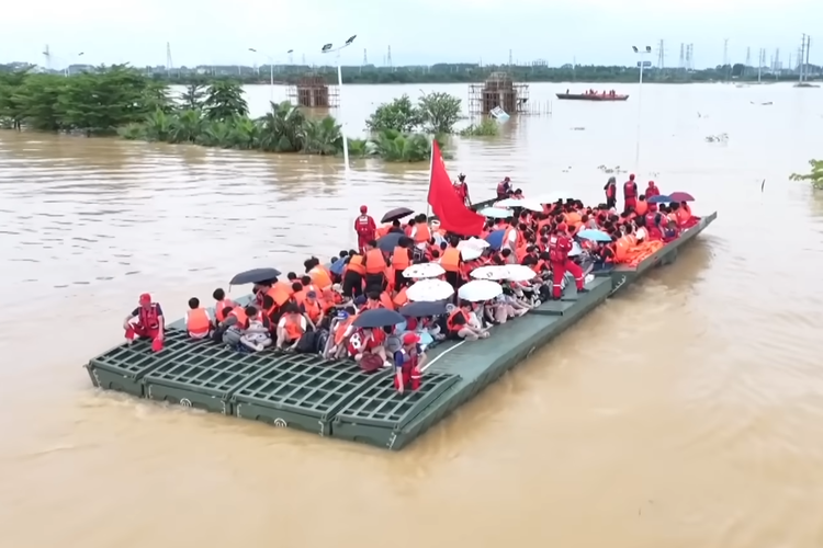 Teknologi China Viral Saat Evakuasi Banjir, Drone Jadi Helikopter, Jembatan Jadi Kapal