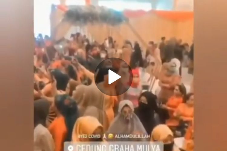 Tangkapan layar video resepsi pernikahan di Gedung Graha Mulya Samarinda, Jalan Bung Tomo, Samarinda, viral di media sosial beberapa hari belakangan.