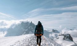 Urine Pendaki Percepat Pencairan Gletser di Gunung Everest