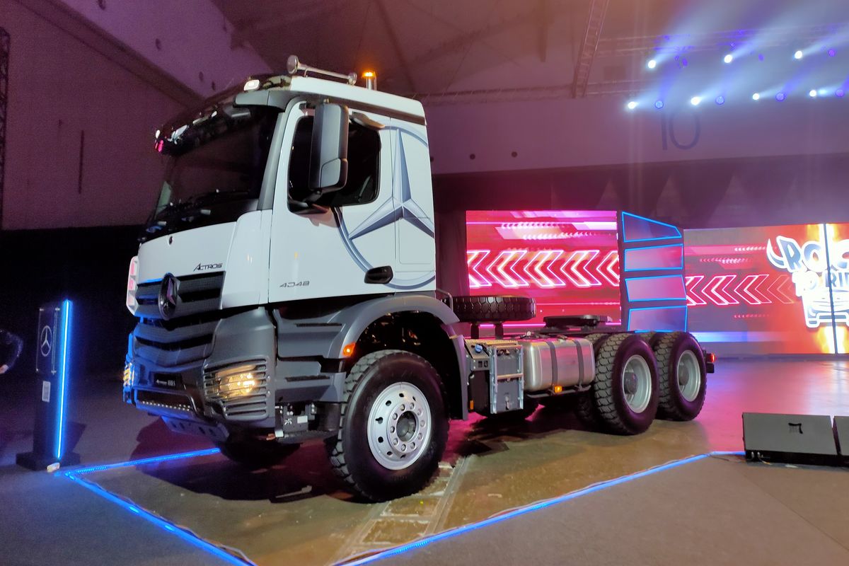 Daimler Perkenalkan Truk Mercedes-Benz Actros dan Arocs Euro 5 