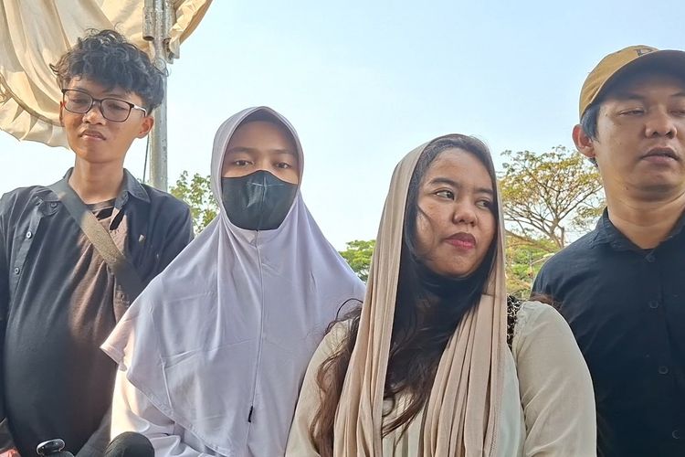 Anak Kenang Temon sebagai Sosok Ayah yang Usil dan Senang Ngobrol