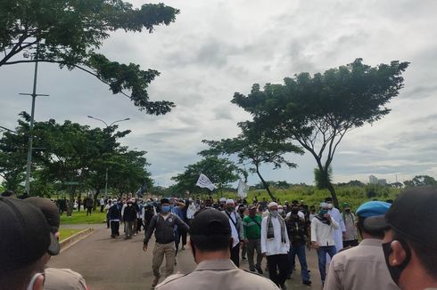 Buat Kerumunan di Tangsel dan Minta Ditahan, Simpatisan Rizieq Shihab Dibubarkan Polisi