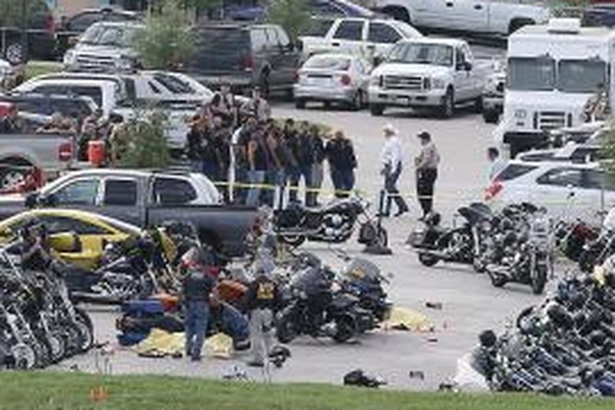 Konfrontasi melibatkan sekitar 200 orang anggota geng biker. Sekitar 100 senjata ditemukan di lokasi kejadian dan 170 orang ditahan. 