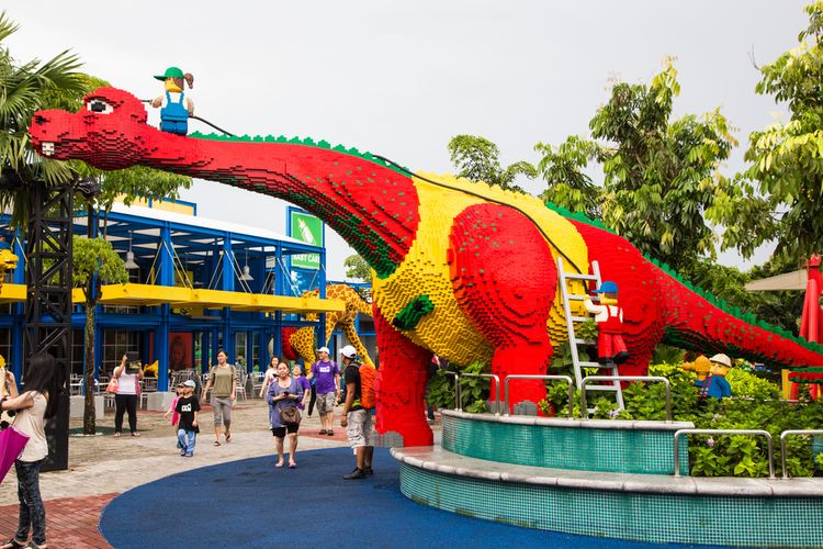 Figura dinosaurus di Legoland Malaysia.