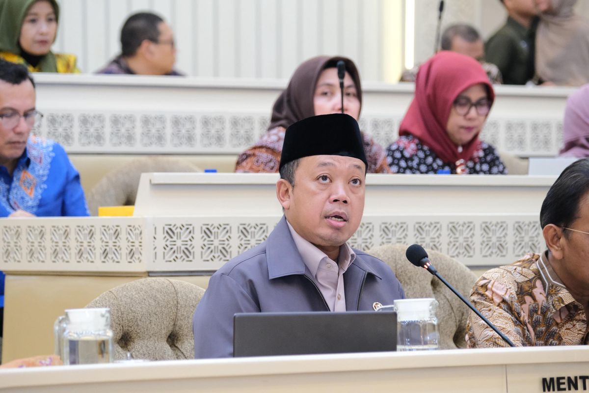 Menteri ATR/Kepala BPN Nusron Wahid dalam Raker dengan Komisi II DPR RI di Kompleks Parlemen, Jakarta Pusat, Rabu (9/7/2025).