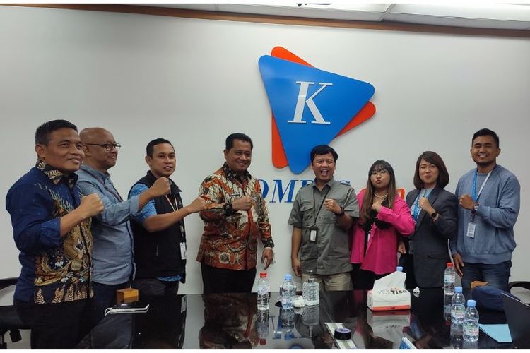 Bupati Banyuasin Askolani Jasi dalam kunjungan media di kantor Kompas.com, Jumat (17/2/2023)