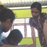 Kisah Yustina, Guru Honorer yang Jalan Kaki 6 Km ke Sekolah Kini Dapat Tunjangan